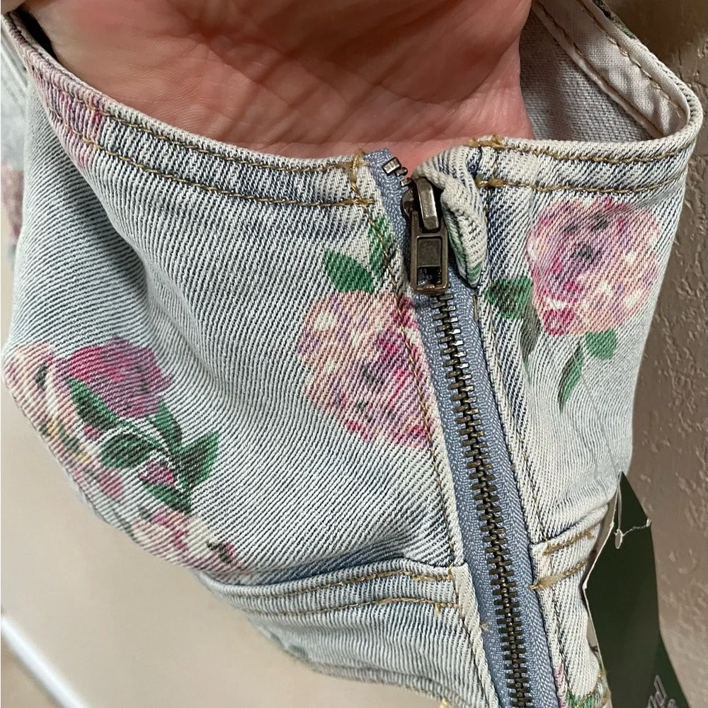 NWT 90’s Style Jean Bustier Crop Top w/ Pink Floral Design - Picture 8 of 12